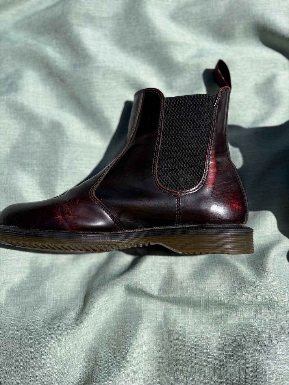 Dr. Martens Chelsea Boot in Burgundy Leather upper